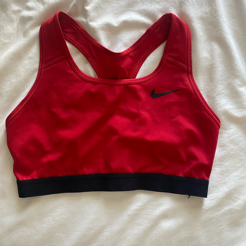 NWOT Nike sports bra